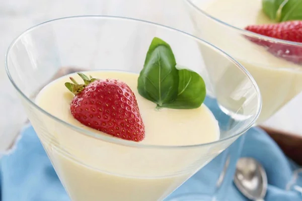 طرز تهیه شکلات صبحانه سفید خانگی با میوه