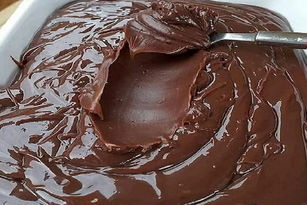 سس شکلات با پودر کاکائو برای کیک خیس