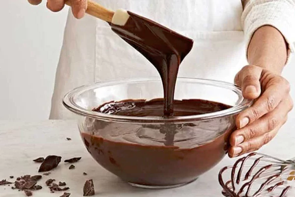 تنظیم غلظت سس شکلاتی با پودر کاکائو