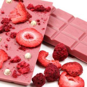 شکلات تخته ای با طعم توت فرنگی
